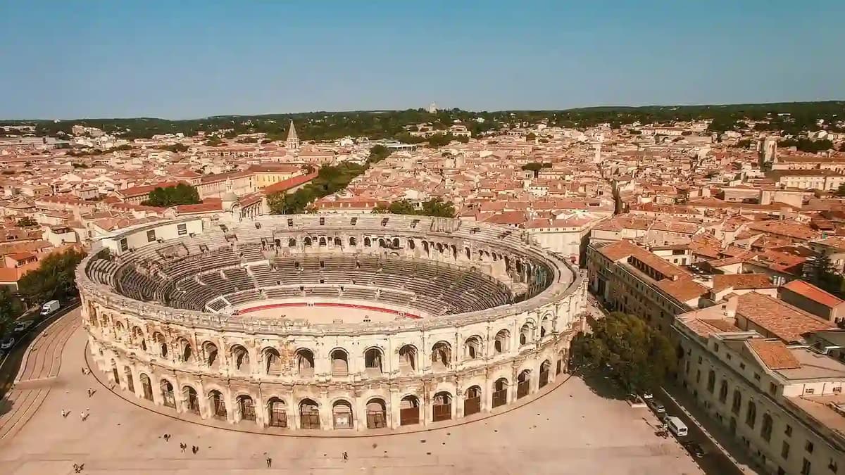 Nîmes