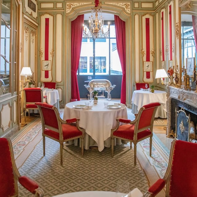 LE CLARENCE