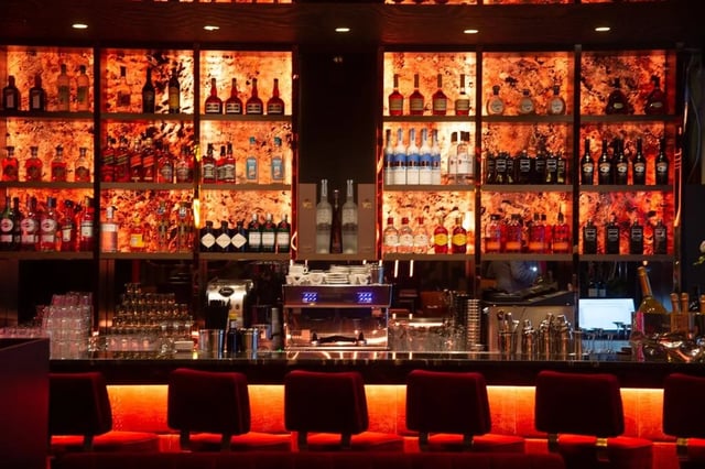 LE SPEAKEASY