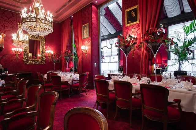 ROTE BAR