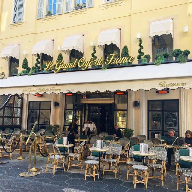 LE GRAND CAFE