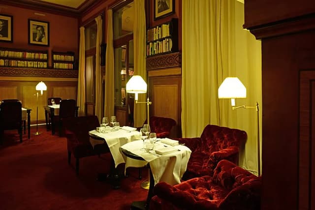LE CERCLE