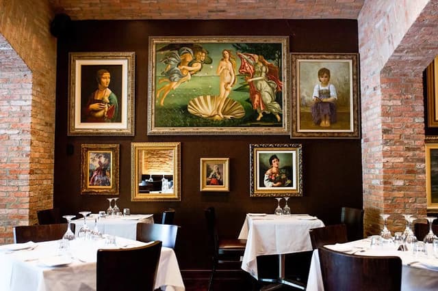 LA CANTINA