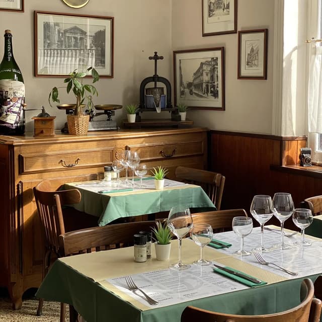 LE SQUARE