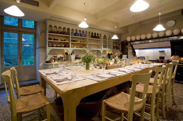 LA TABLE HAUTE