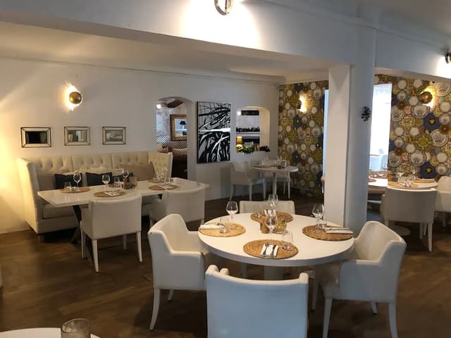 LA BASTIDE BLANCHE
